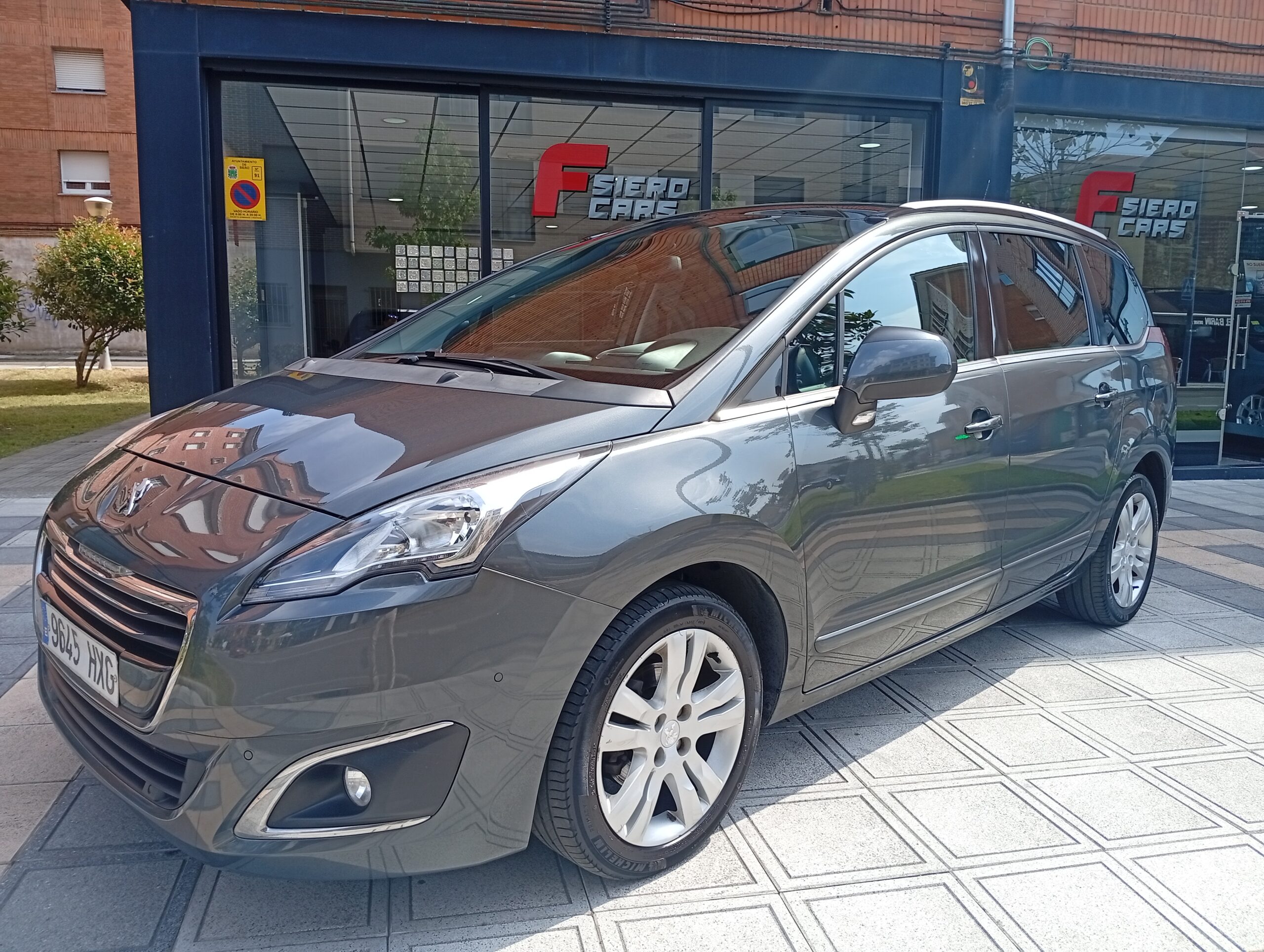 Foto exterior Peugeot 5008 1.6 HDI 115CV STYLE
